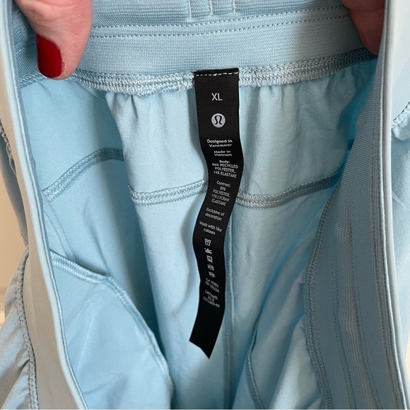 Lululemon T.H.E. Short *Linerless 9" Updated
Pewter Blue size XL - Picture 7 of 7